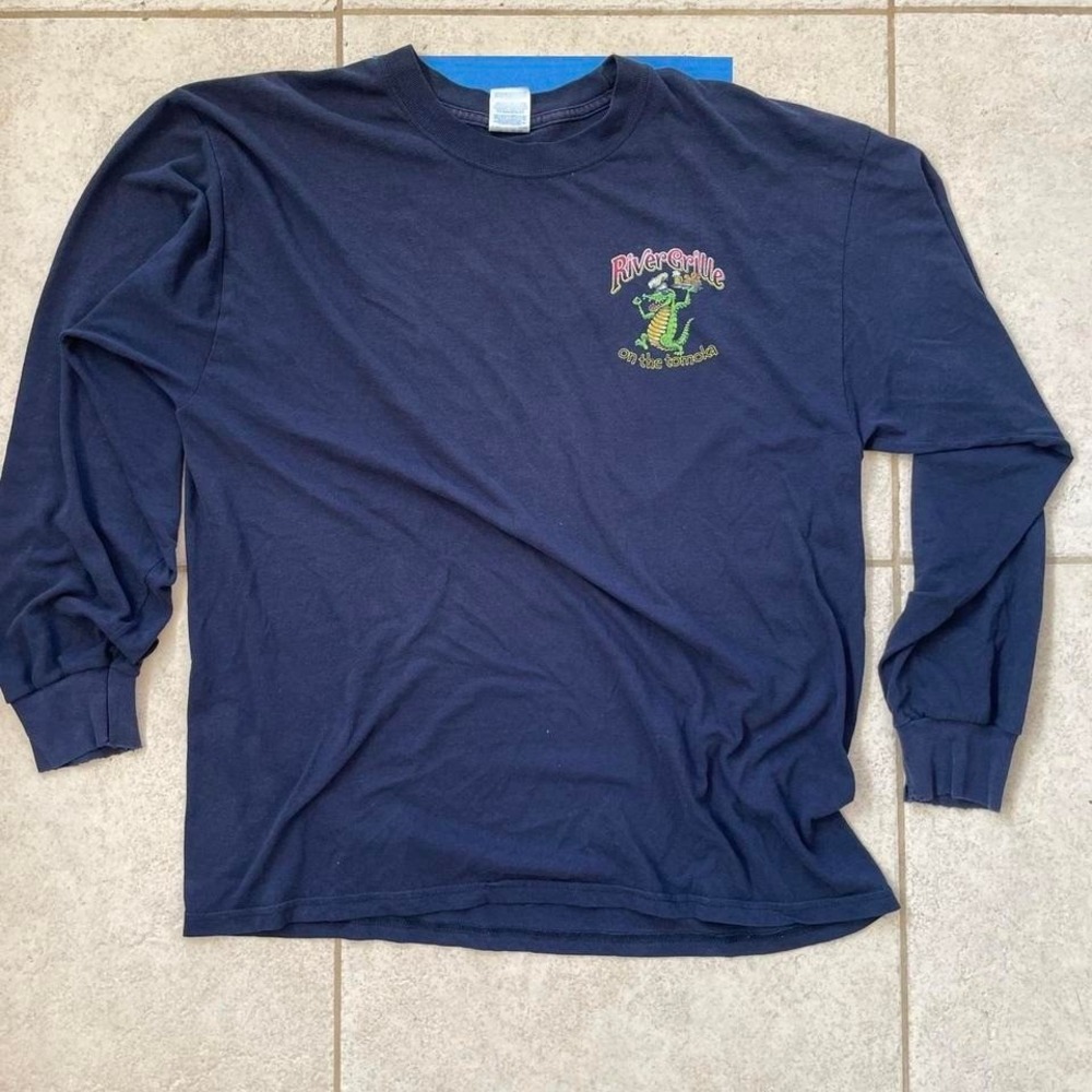 River Grille Long Sleeve Graphic‎ Tee Gildan Ultra Blend Gator Restaurant